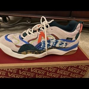Vans Varix WC fits women’s 9